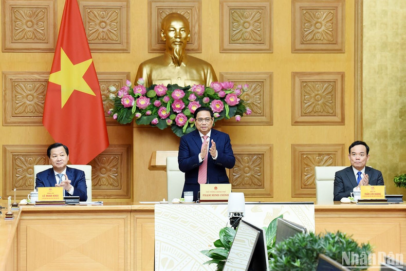 政府总理范明正会见2023年至2026年任期越南驻外使团团长。 政府总理范明正会见2023年至2026年任期越南驻外使团团长。