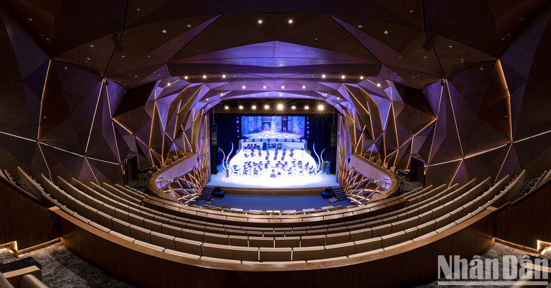 剑湖剧院室内以现代风格设计。 剑湖剧院室内以现代风格设计。