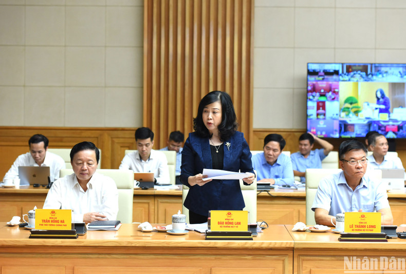 卫生部长陶红兰发表讲话。(陈海 摄) 卫生部长陶红兰发表讲话。(陈海 摄)