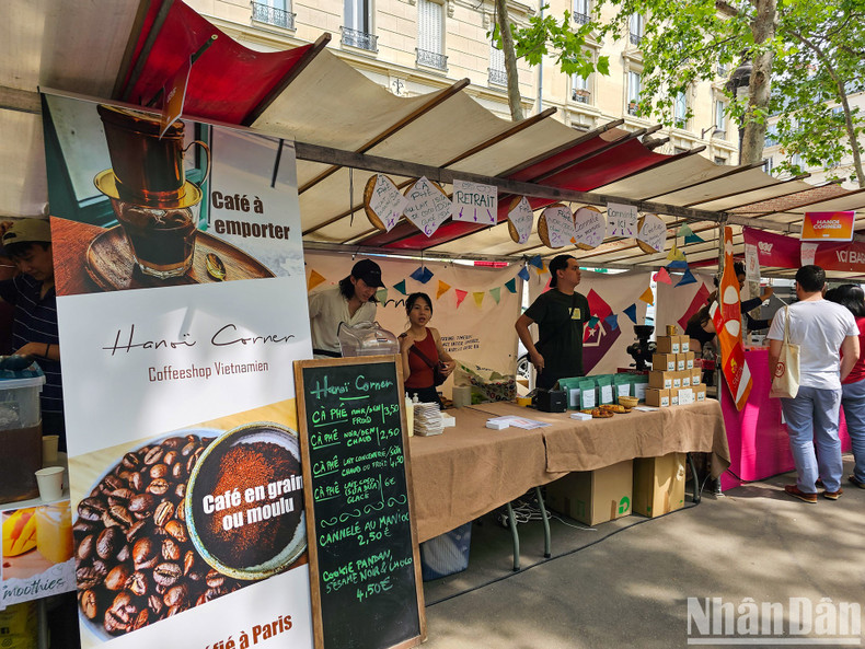 2023年越南美食节接待数千名游客前来参观和体验。(明维 摄) 2023年越南美食节接待数千名游客前来参观和体验。(明维 摄)