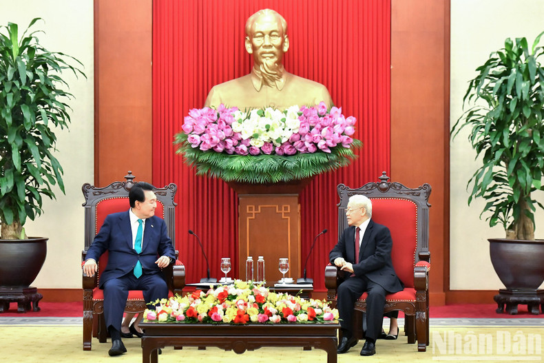 这是韩国总统尹锡悦首次对越南进行国事访问,也是首次出访东南亚国家。 这是韩国总统尹锡悦首次对越南进行国事访问,也是首次出访东南亚国家。
