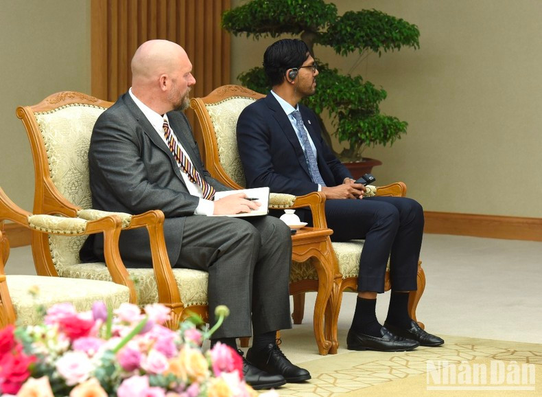 英方代表团成员。 英方代表团成员。