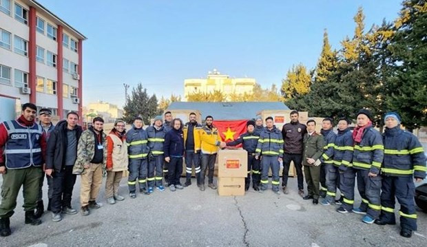 越南国际救援队向土耳其捐赠2吨医疗物资。 越南国际救援队向土耳其捐赠2吨医疗物资。