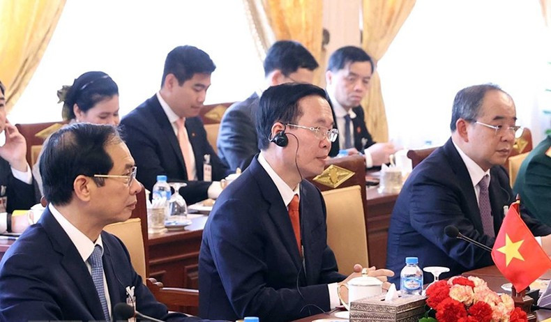 越南国家主席武文赏在会谈中发表讲话。 越南国家主席武文赏在会谈中发表讲话。