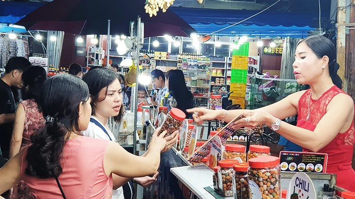 富国岛夜间集市。（南英 摄）