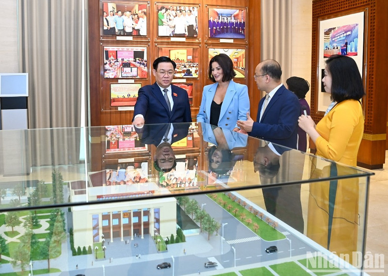 越南国会主席王廷惠与比利时参议院议长斯蒂芬妮·德霍斯举行会谈【组图】 ảnh 4 越南国会主席王廷惠与比利时参议院议长斯蒂芬妮·德霍斯举行会谈【组图】 ảnh 4