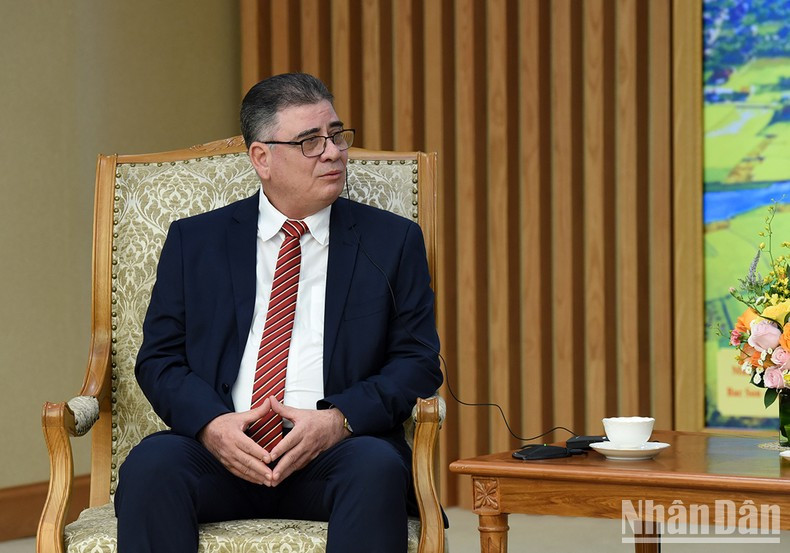 拉萨罗·阿尔韦托部长对越南为古巴提供的宝贵经验和支持表示感谢。 拉萨罗·阿尔韦托部长对越南为古巴提供的宝贵经验和支持表示感谢。