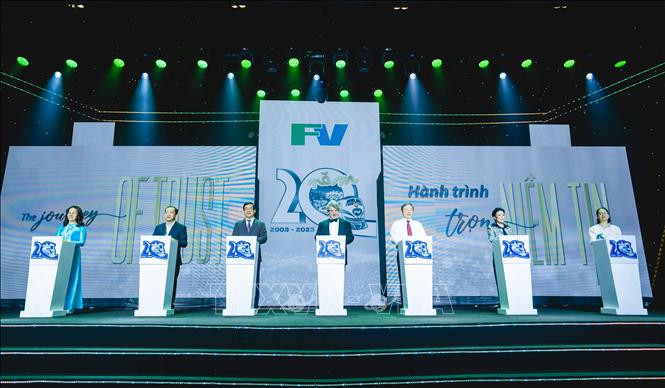 FV胡志明市医院成立20周年庆典全景。