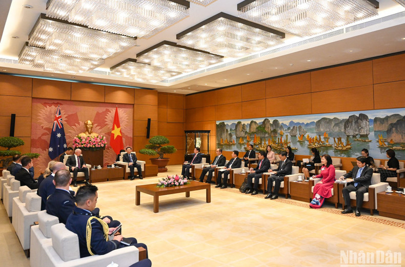 会见全景。 会见全景。