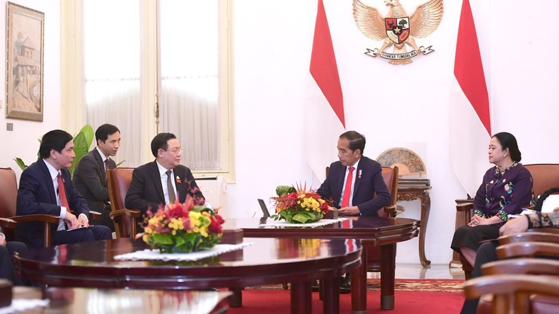 会见时,国会主席王廷惠表示,越南重视与印尼的战略伙伴关系。(图片来源:越通社) 会见时,国会主席王廷惠表示,越南重视与印尼的战略伙伴关系。(图片来源:越通社)