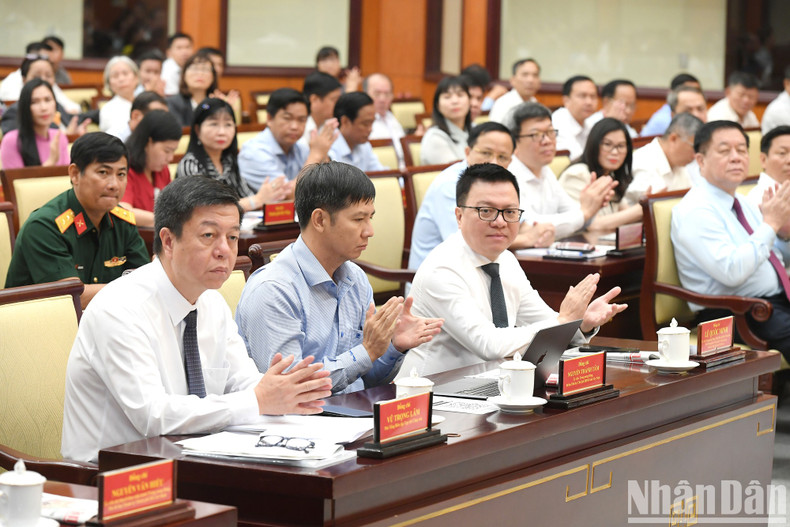 积极创新和提高导向能力、宣传效果，并将其于购买、阅读、实践党报、杂志相结合【组图】 ảnh 2