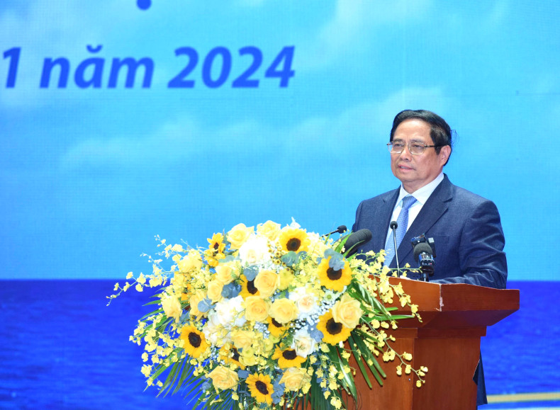 范明正总理发表讲话。