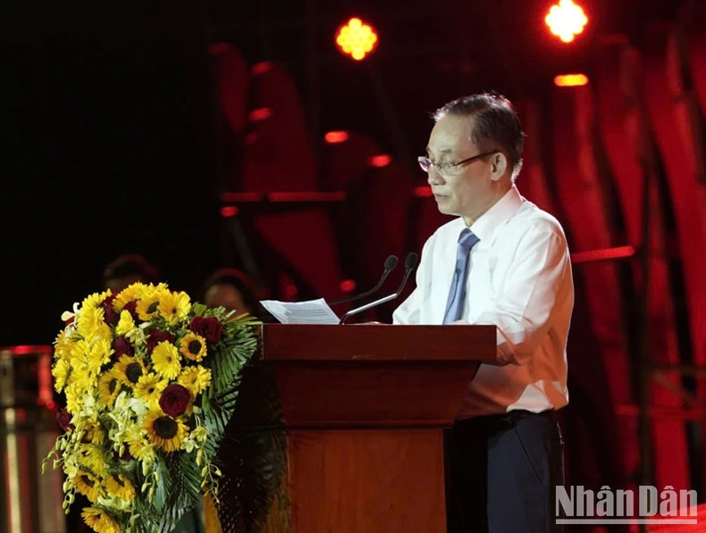 越共中央书记处书记、中央对外部部长黎怀忠发表讲话。 越共中央书记处书记、中央对外部部长黎怀忠发表讲话。