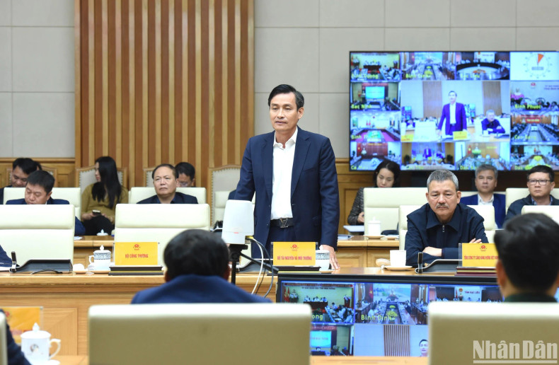 自然资源与环境部领导发表讲话。