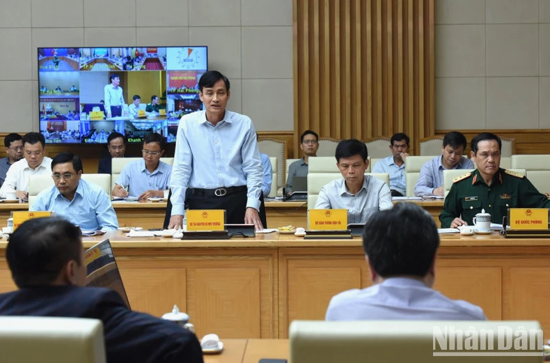 自然资源与环境部领导发表讲话。 自然资源与环境部领导发表讲话。