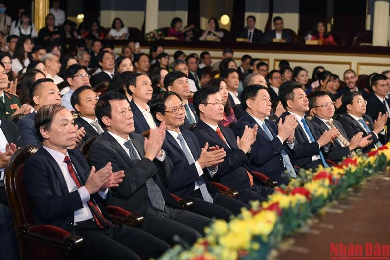 党和国家领导出席颁奖仪式。 党和国家领导出席颁奖仪式。