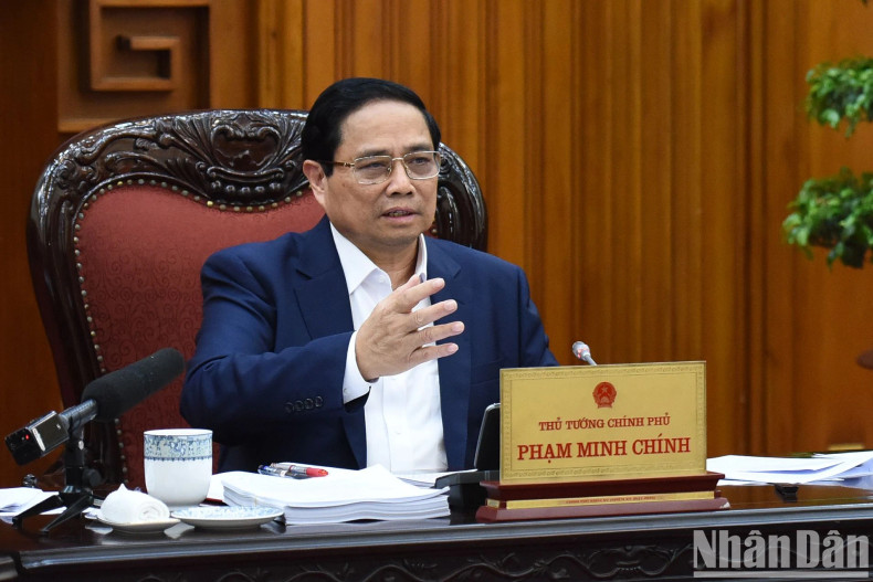 范明正总理发表讲话。