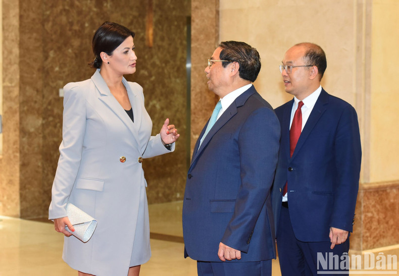 越南政府总理范明正和比利时参议院议长斯蒂芬妮·德霍斯。