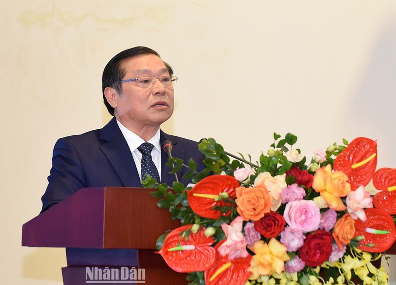 越共中央委员、中央宣教部常务副部长赖春门发言。