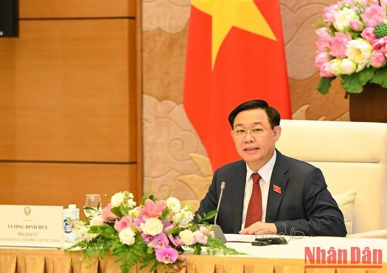 越南国会主席王廷惠会。