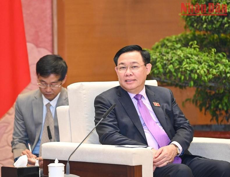 国会主席王廷惠在会见中发言。