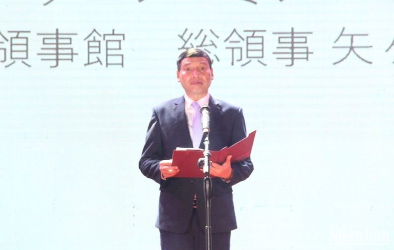 岘港市人民委员会常务副主席胡岐明在开幕式上发表讲话。 岘港市人民委员会常务副主席胡岐明在开幕式上发表讲话。