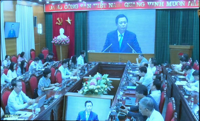 设在国会大厦的主会场与全国14934个分会场视频连线，共120万人与会。