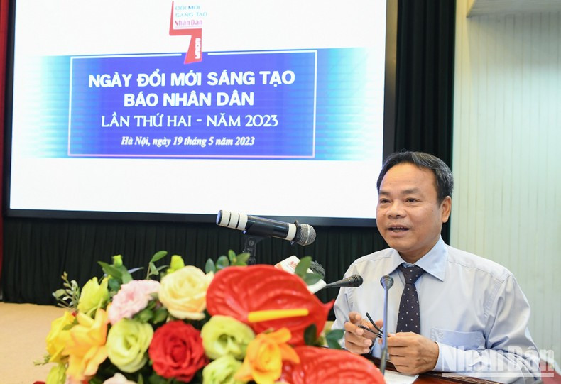 《人民报》社副总编辑丁如欢在活动上发表讲话。 《人民报》社副总编辑丁如欢在活动上发表讲话。