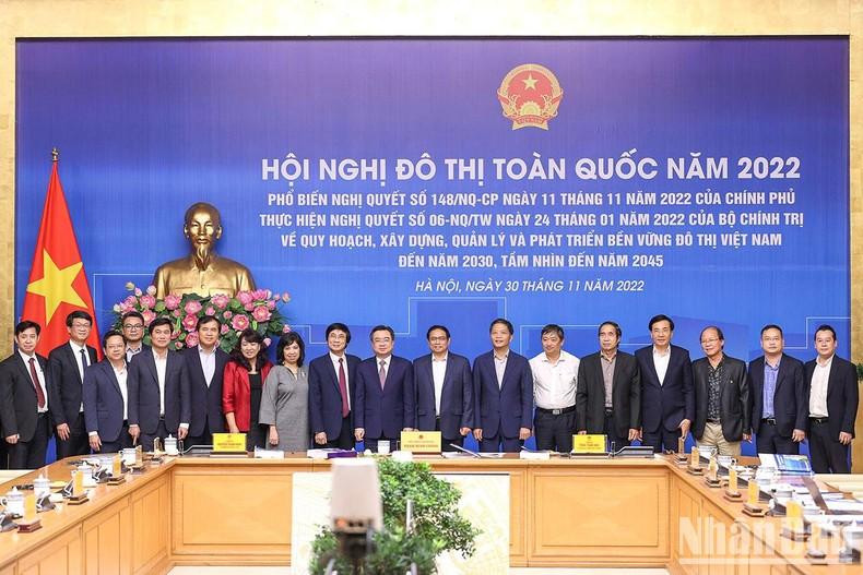 与会代表合影。 与会代表合影。