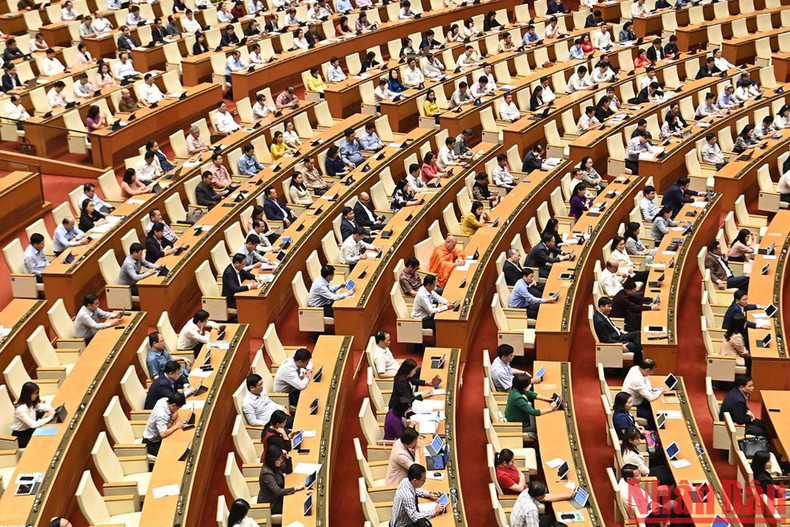 国会代表出席活动。