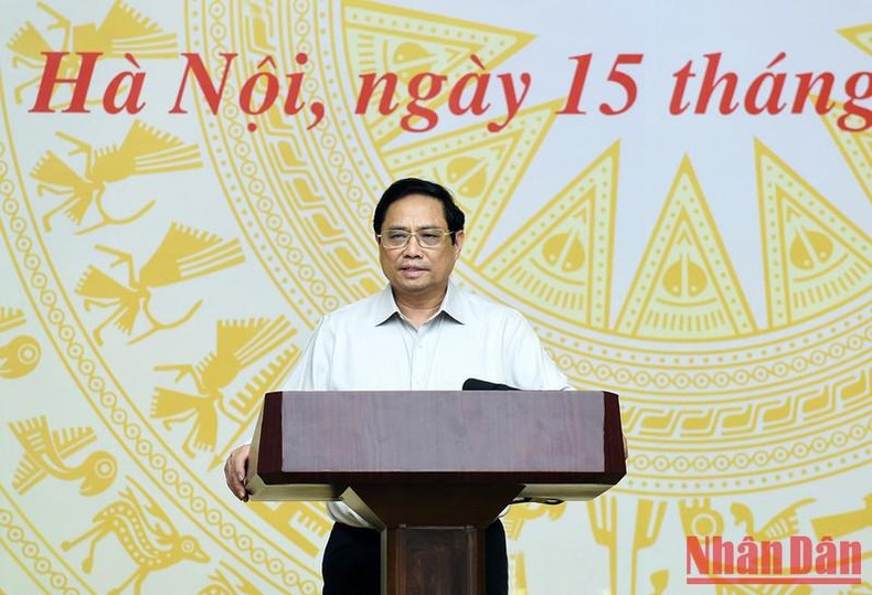 越南政府总理范明正主持会议。