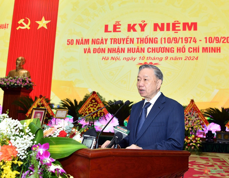 苏林总书记、国家主席在仪式上发表讲话。 苏林总书记、国家主席在仪式上发表讲话。