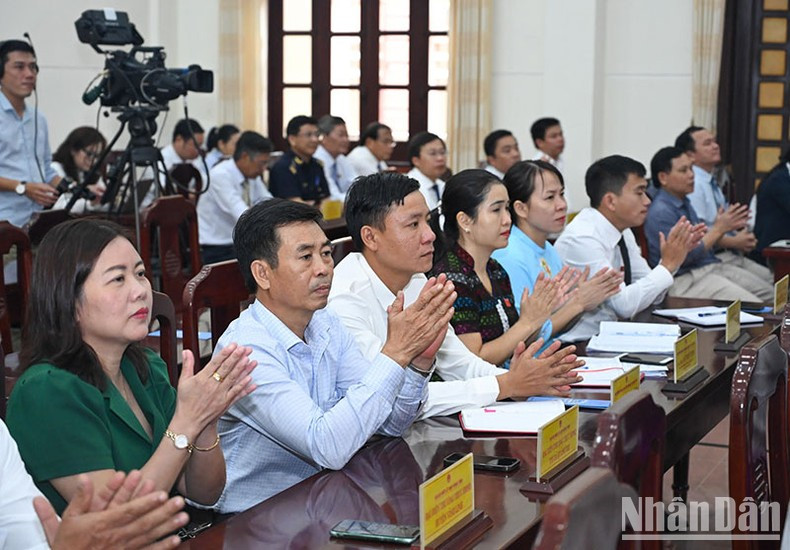 与会代表。 与会代表。