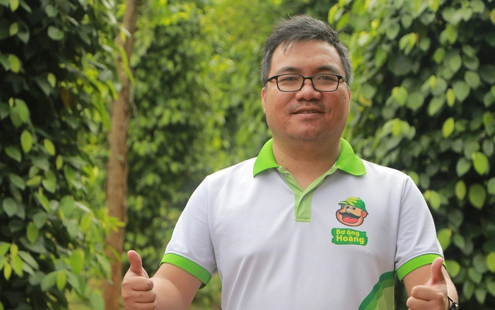 全国梁定果网络负责人、平福天农农场主任、平福数字农业服务合作社主任邓杨明黄。 全国梁定果网络负责人、平福天农农场主任、平福数字农业服务合作社主任邓杨明黄。