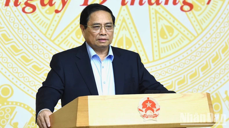 范明正总理主持会议。