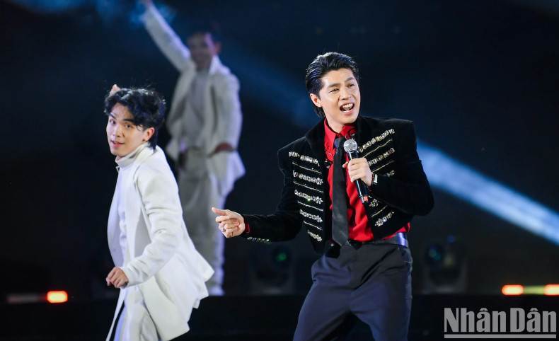 著名艺术家、歌手参加演出。