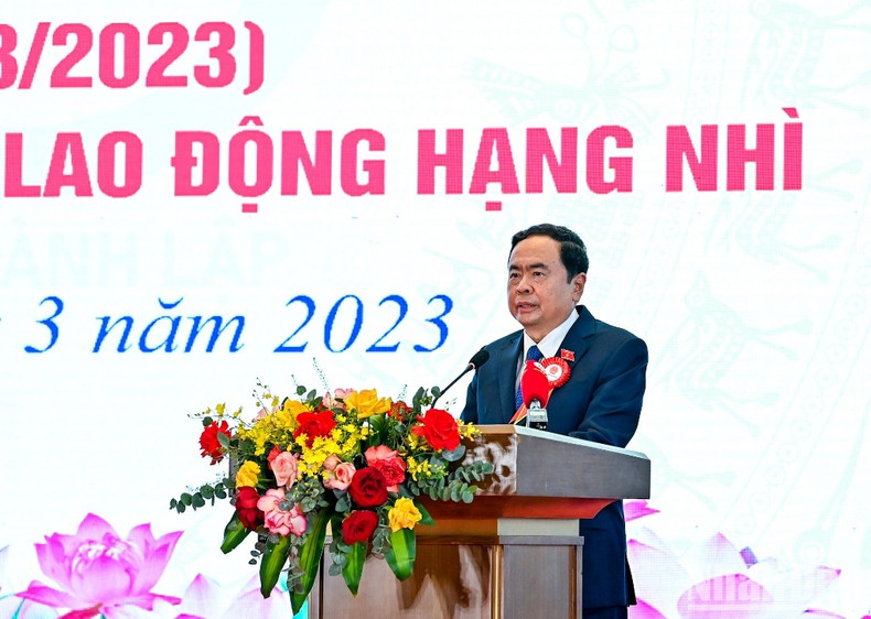 国会常务副主席陈青敏在仪式赏发言。