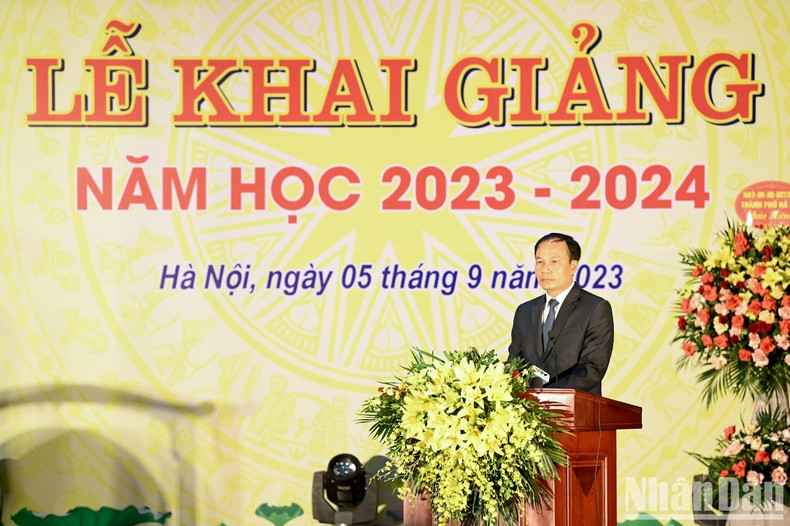 越南国会主席王廷惠出席T78友谊学校开学典礼【组图】 ảnh 7 越南国会主席王廷惠出席T78友谊学校开学典礼【组图】 ảnh 7