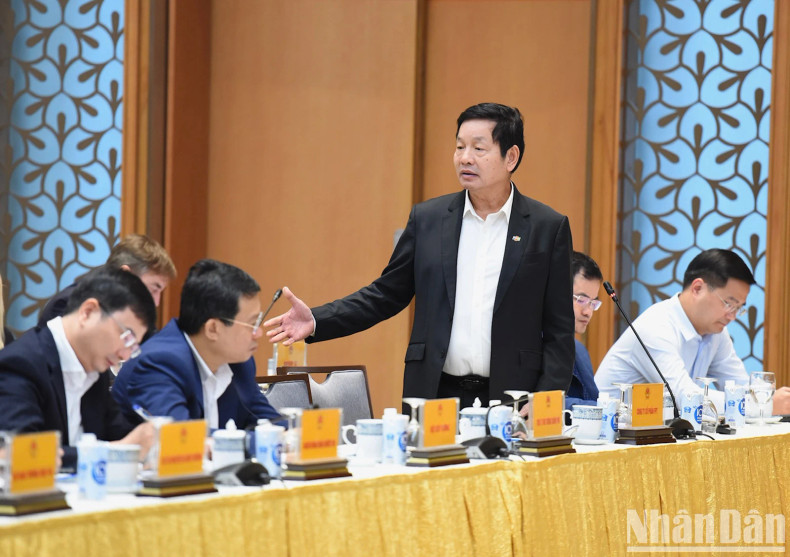 FPT董事长张嘉平发表讲话。 FPT董事长张嘉平发表讲话。