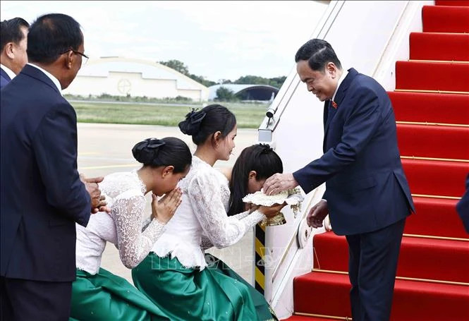 柬埔寨举行仪式,欢迎国会主席陈青敏。 柬埔寨举行仪式,欢迎国会主席陈青敏。