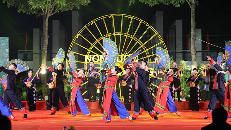 文艺节目。 文艺节目。