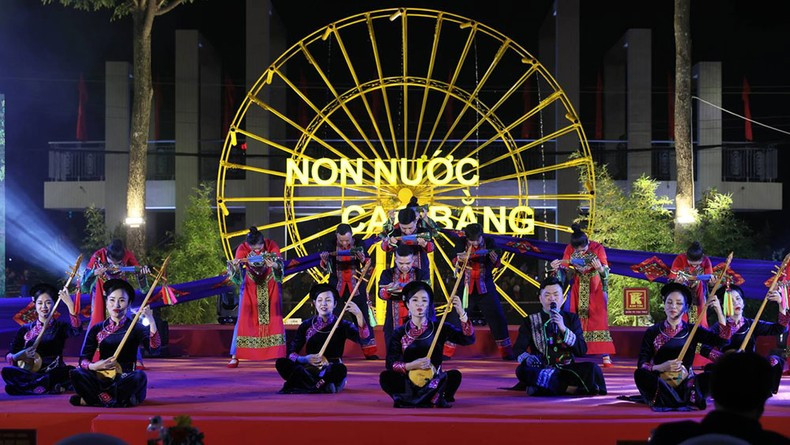 文艺节目。 文艺节目。