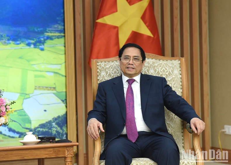 越南政府总理范明正在会见中发表讲话。