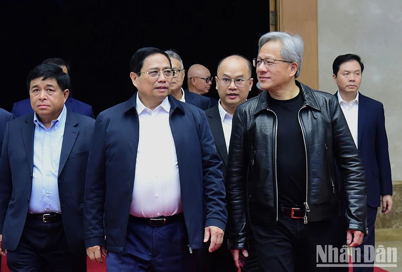 越南政府总理范明正和全球最大电子芯片制造企业NVIDIA首席执行官黄仁勋。 越南政府总理范明正和全球最大电子芯片制造企业NVIDIA首席执行官黄仁勋。