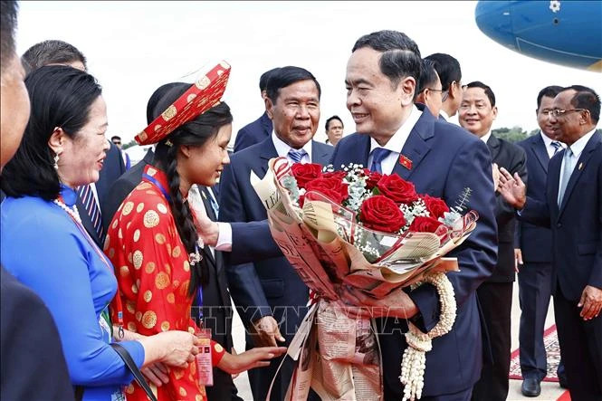 越南国会主席陈青敏在金边国际机场。 越南国会主席陈青敏在金边国际机场。