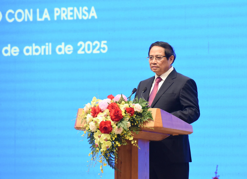 范明正总理发表讲话。 范明正总理发表讲话。