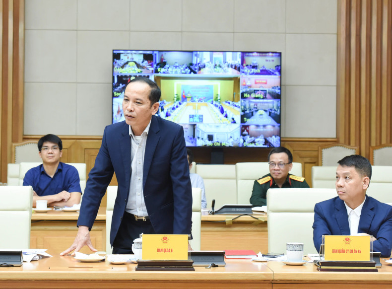 6号项目管理委员会领导代表发表讲话。