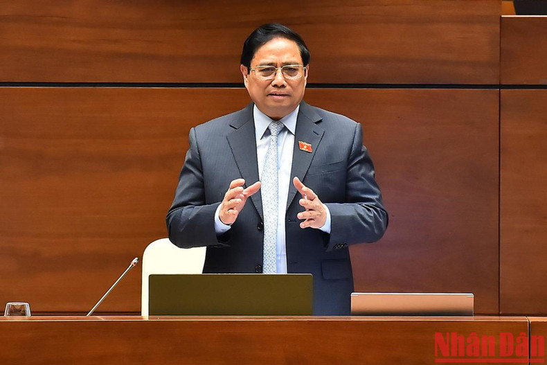 范明正总理花了大约2个小时就许多公众和社会关注的问题进行说明和回答提问。