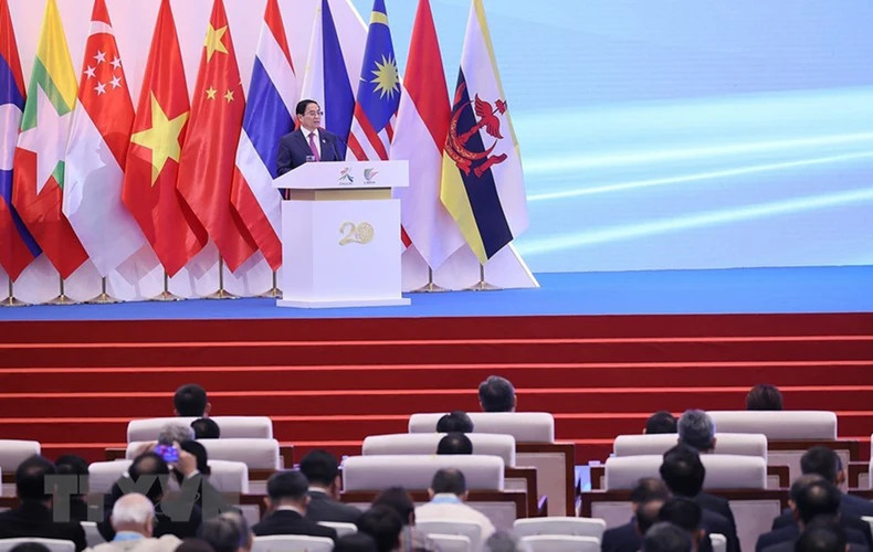 越南政府总理范明正在开幕式上发表讲话。 越南政府总理范明正在开幕式上发表讲话。