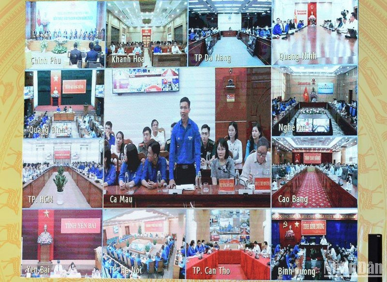 青年代表通过视频方式向范明正总理和各部门、行业代表提出问题。 青年代表通过视频方式向范明正总理和各部门、行业代表提出问题。